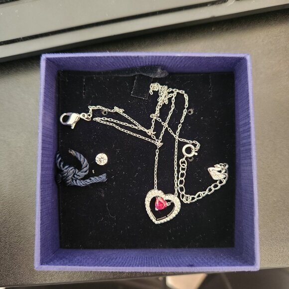 Elegant Swarovski Brand New 3 pieces love heart Necklace with 4 ways to wear - Picture 4 of 8